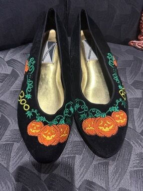 VTG Mootsie Toostie Velvet Pumpkin Embroidered Ballet Flats 10